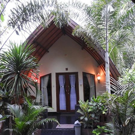 Toro Toro Bungalow Gili Air Buitenkant foto